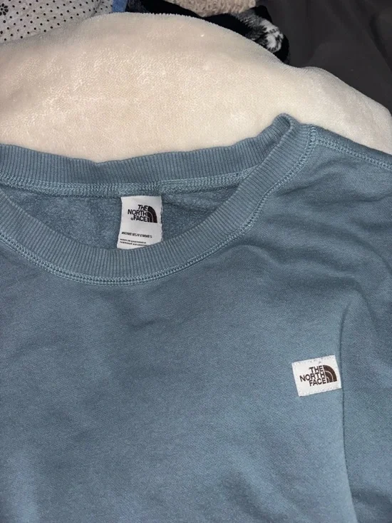The north Face Sweatshirt - Picture 2 of 5